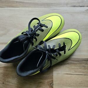 NIKE youth soccer cleats,  size 4.5